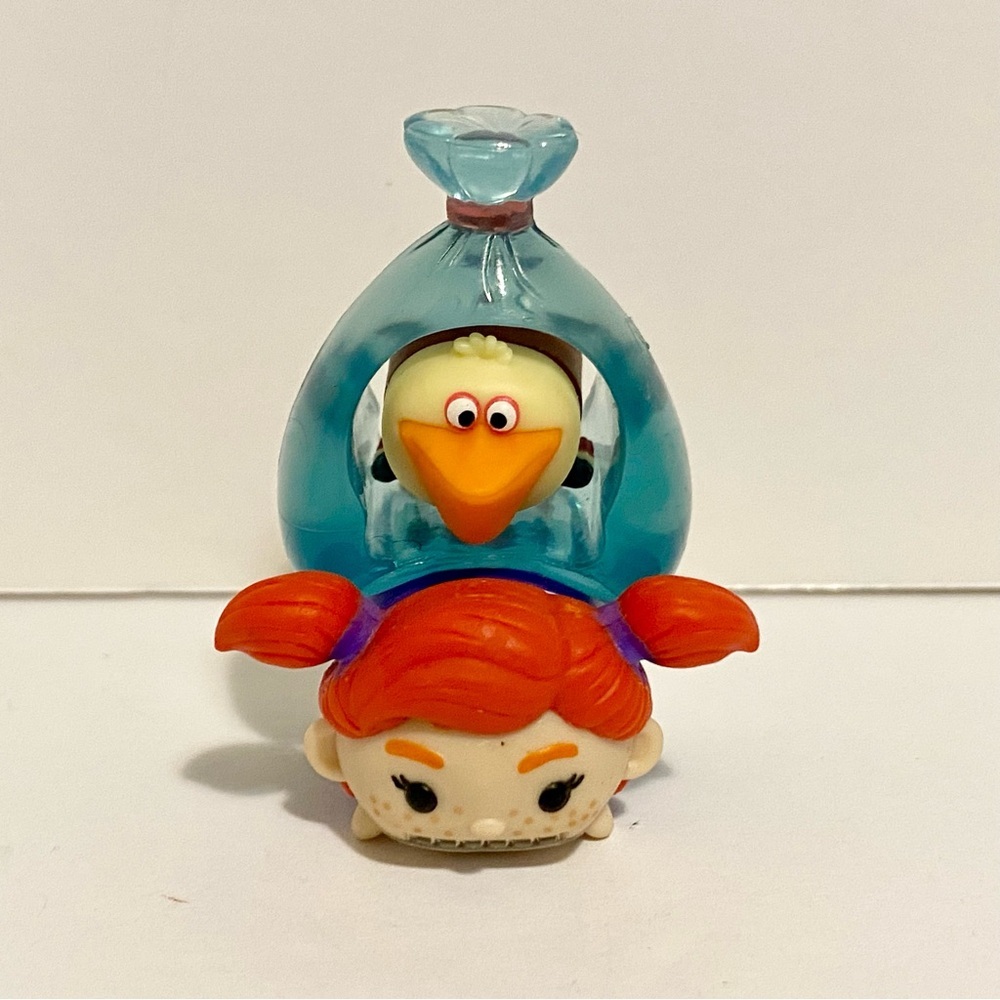 Disney Tsum Tsum Finding Nemo Darla Figure + Accessory 4/$20 🛑